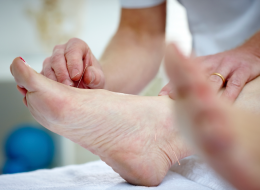 How Acupuncture Can Help Treat Chronic Foot Pain