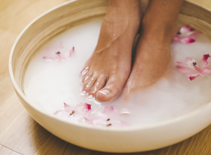 Footbath for hard skin, corns and calluses