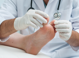 What Is the Difference Between Podiatrists and Chiropodists?