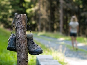 ditching hiking boots for barefoot walking